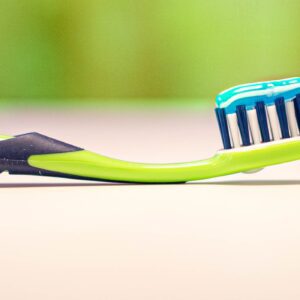 Yaweco pehmete nailonist harjastega hambahari