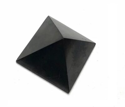 Шунгитовая пирамида 3cm