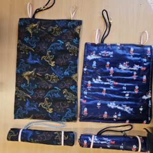 Istumise alus kontserdile, bussipeatusesse fliisiga